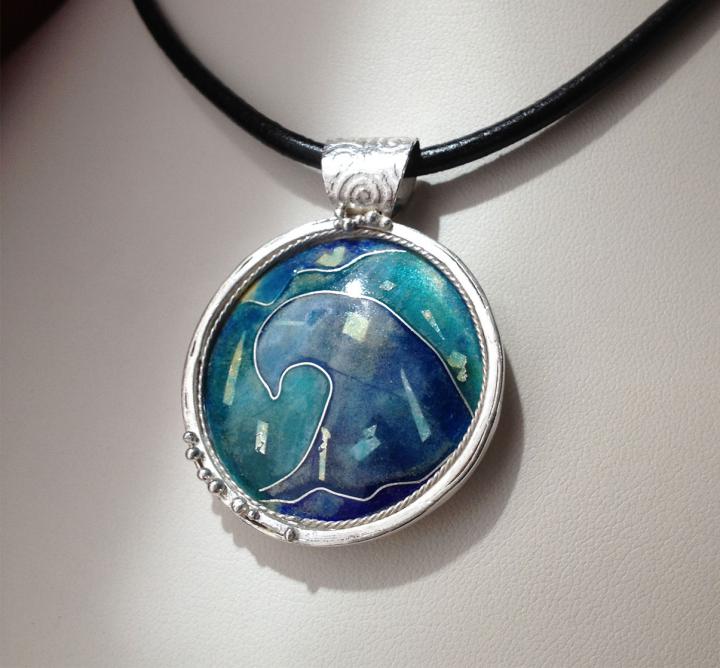 Wave-pendant