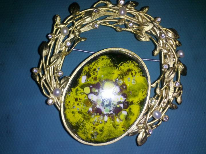 oval brooch 1