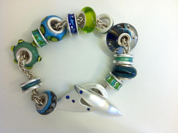 Bead bracelet