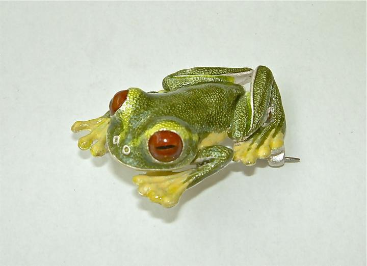 Couchant Frog Brooch