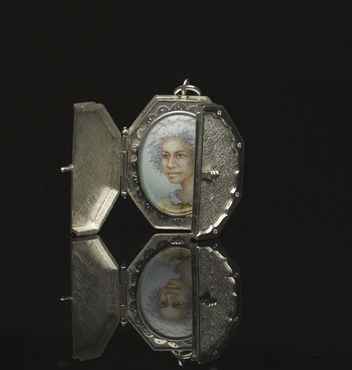 Portrait locket