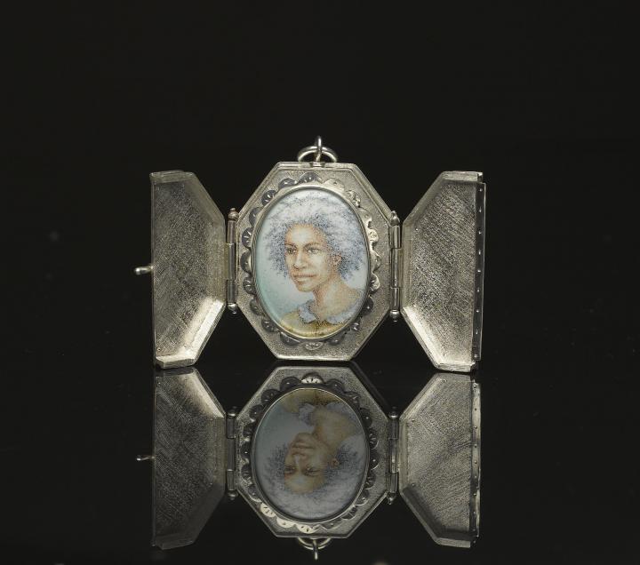 Portrait locket