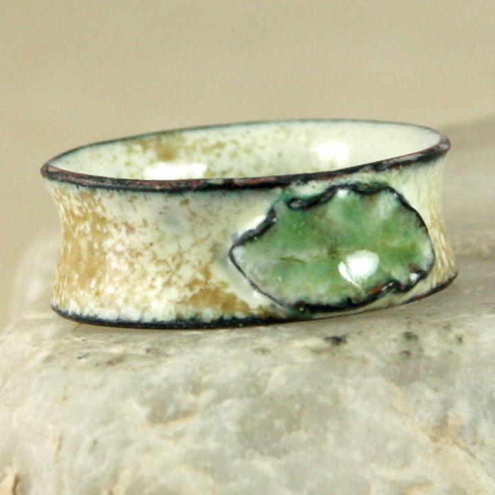 Old Ivory Leaf Ring