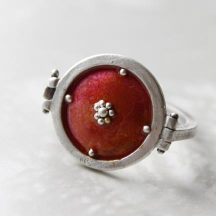 granulation pink ring