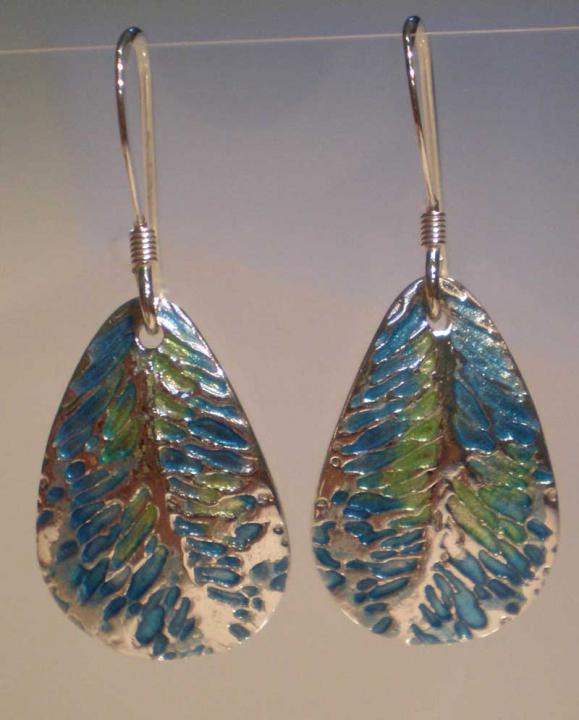 Enamel-feather-pattern-earr